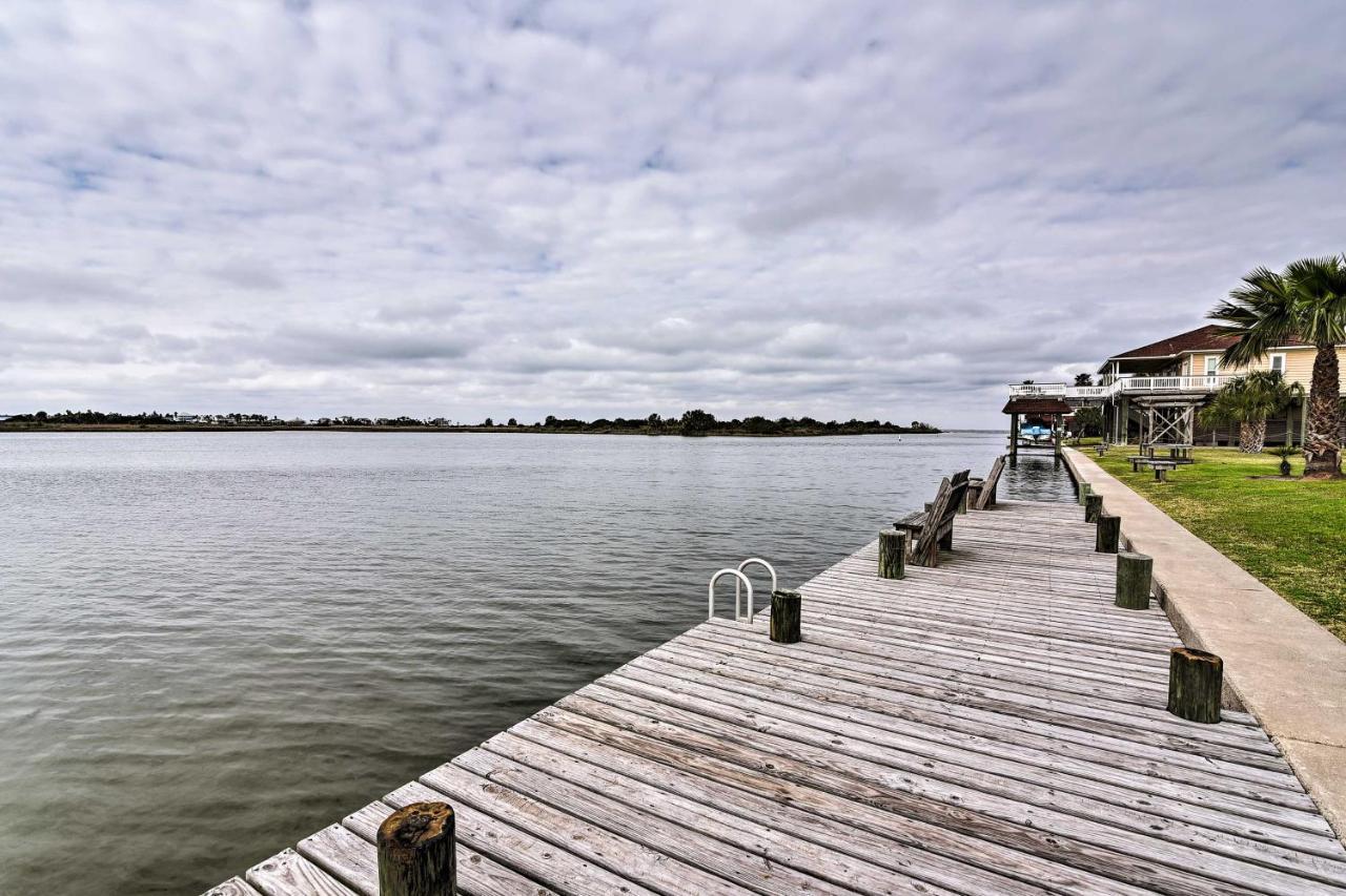 Terramar Beach Home With Pool And Marina Access ガルベストン エクステリア 写真